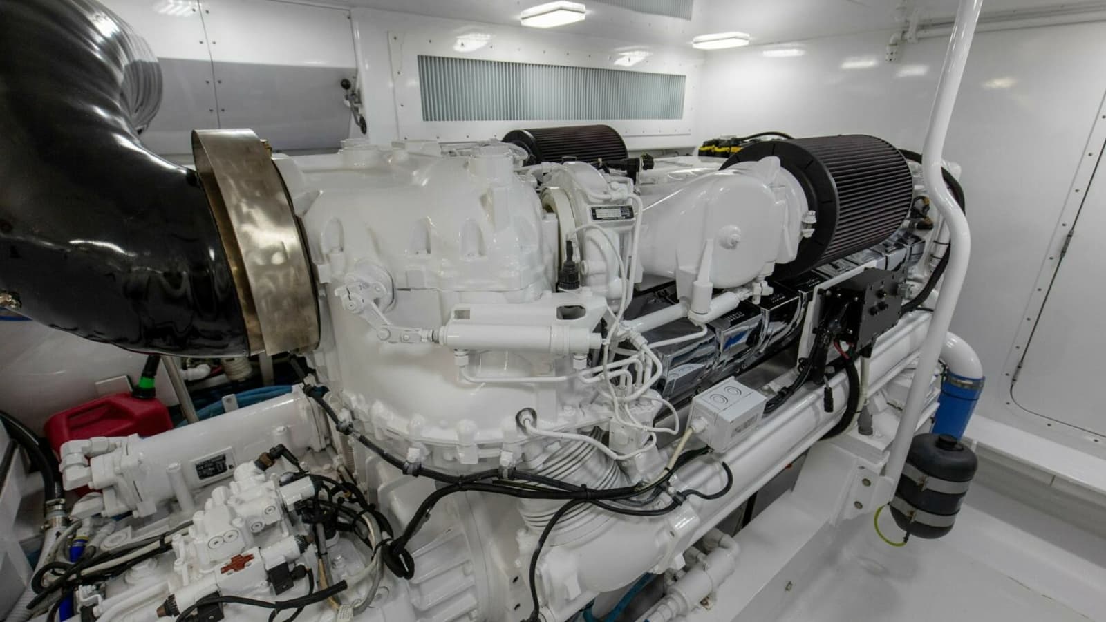 2005 Whiticar 76 Enclosed Bridge - Photo 62