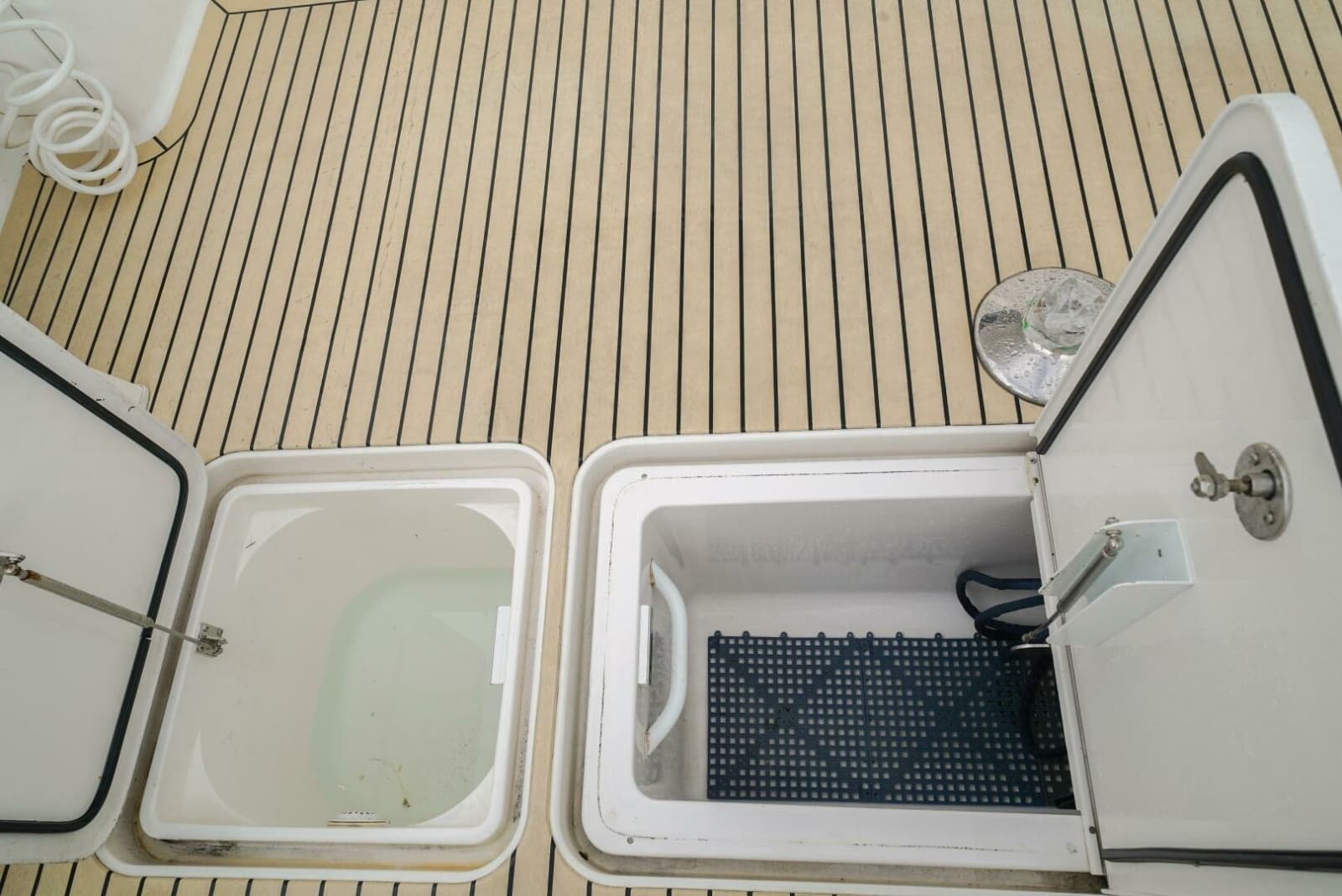 2007 Viking 45 Convertible - Photo 35