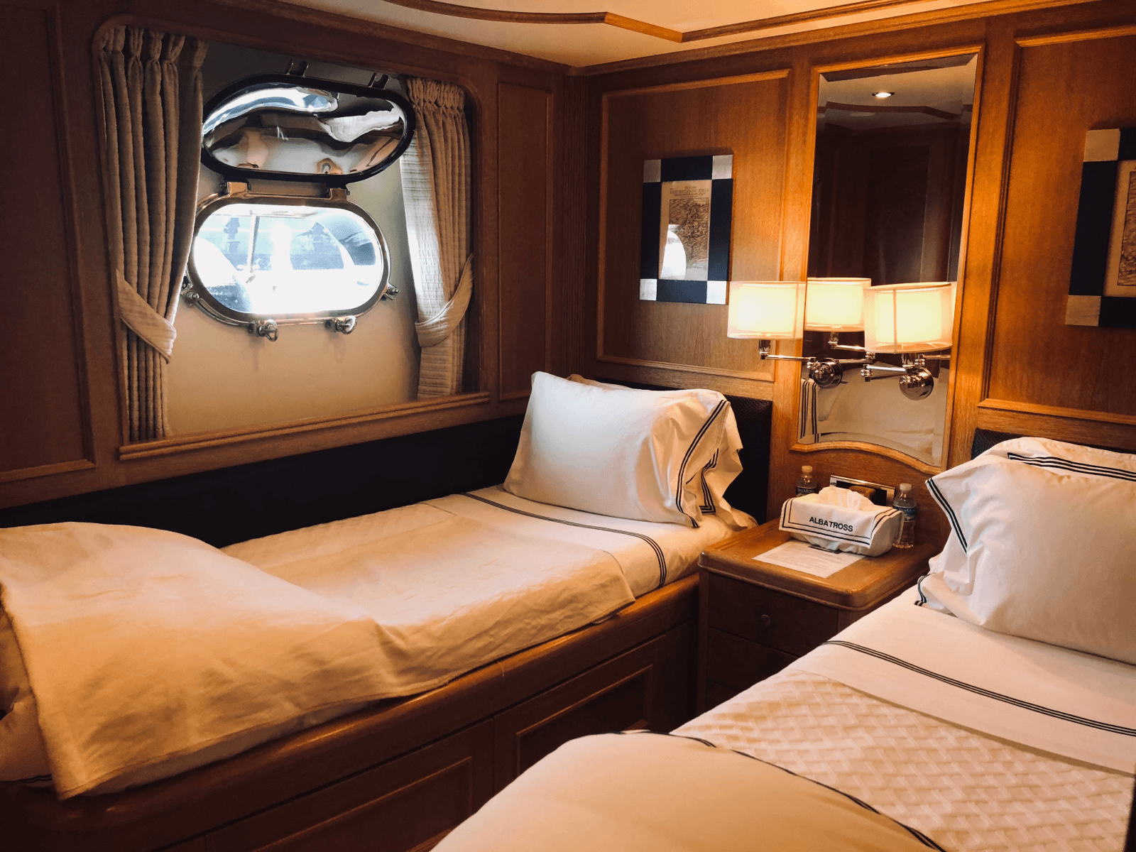 2004 Benetti Cockpit - Photo 19