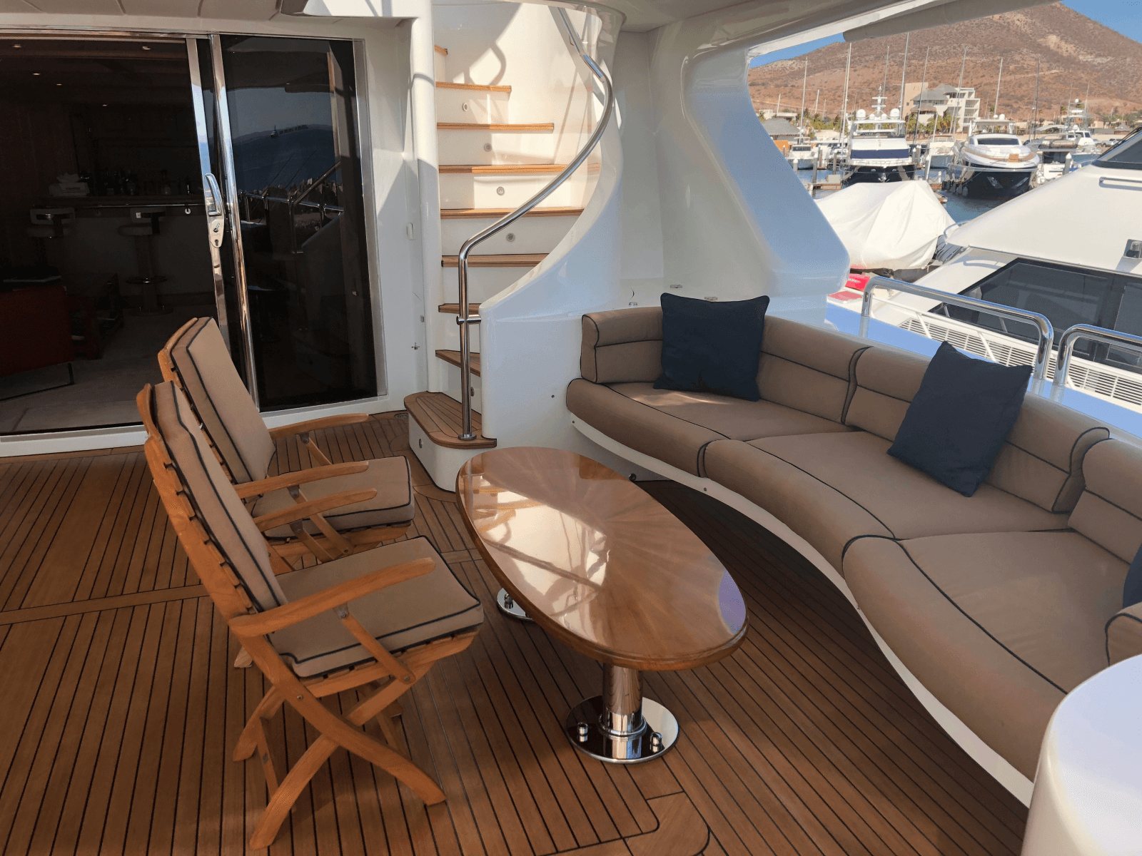 2004 Benetti Cockpit - Photo 4