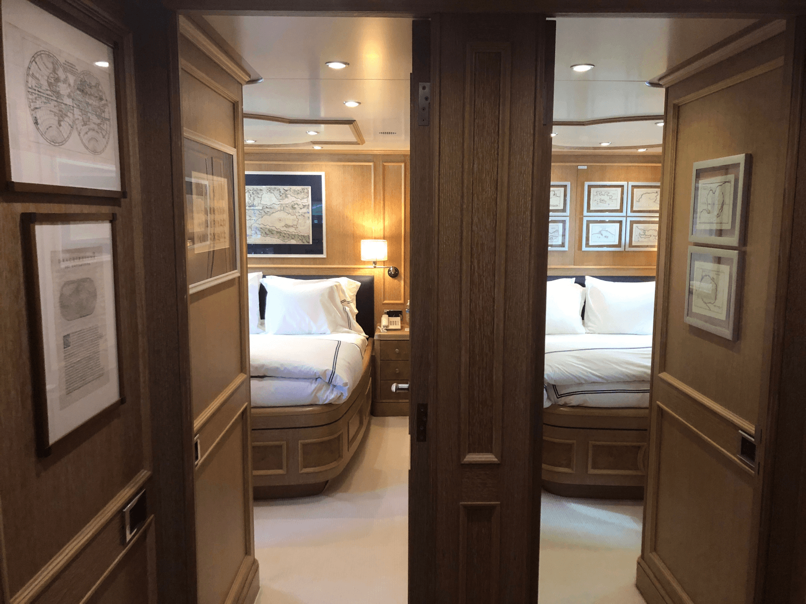 2004 Benetti Cockpit - Photo 15
