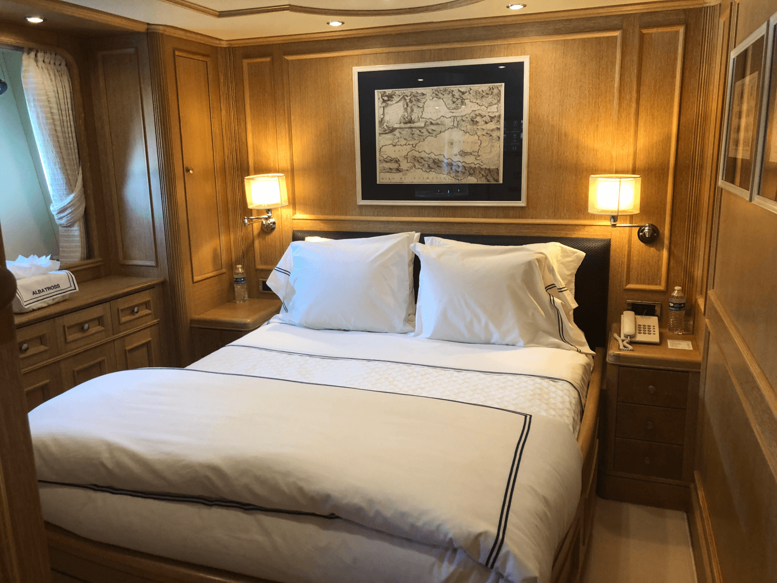 2004 Benetti Cockpit - Photo 16