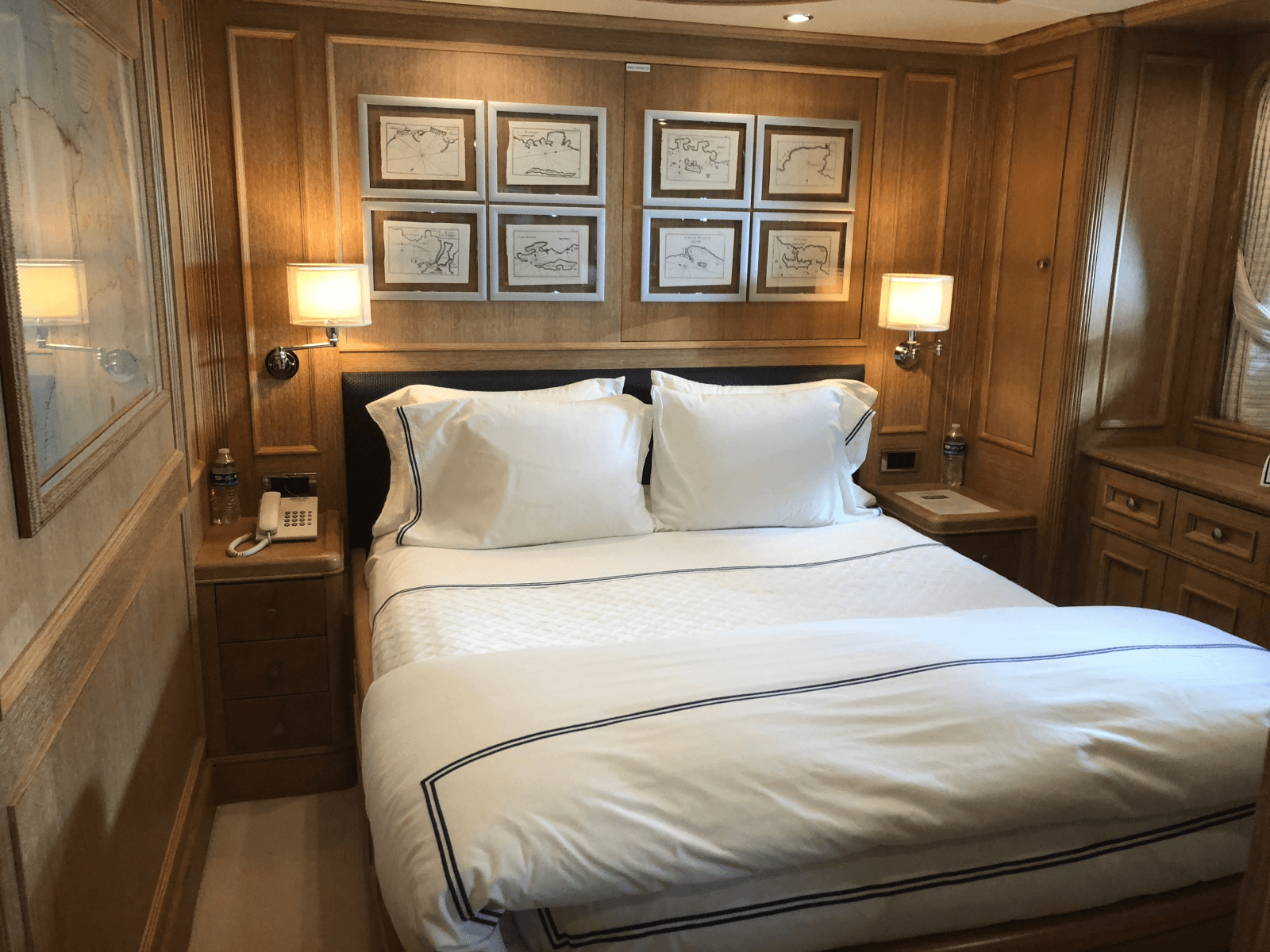 2004 Benetti Cockpit - Photo 17