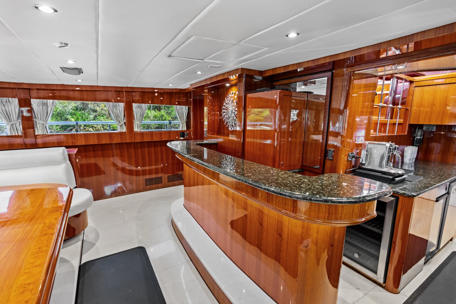 2005 Johnson 87' Motor Yacht - Photo 55