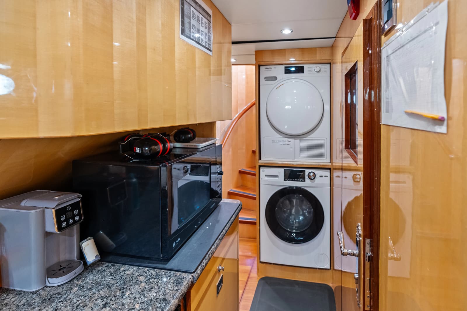 2005 Johnson 87' Motor Yacht - Photo 77