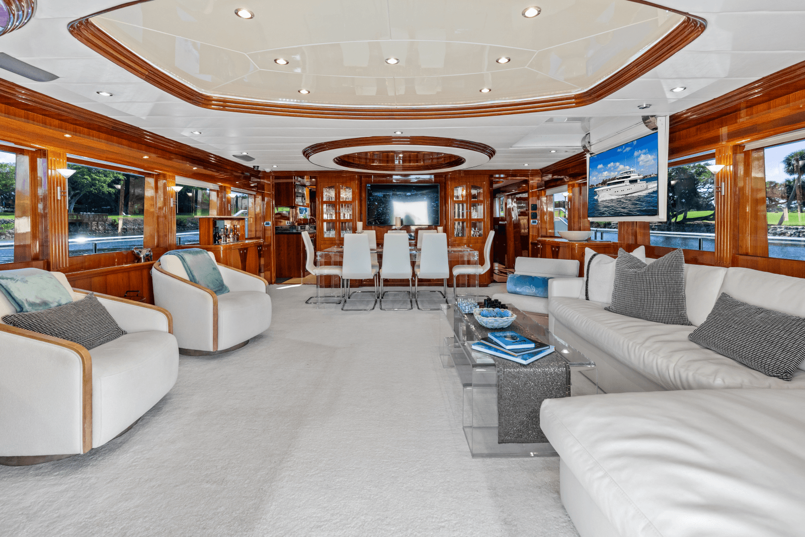 2005 Johnson 87' Motor Yacht - Photo 40