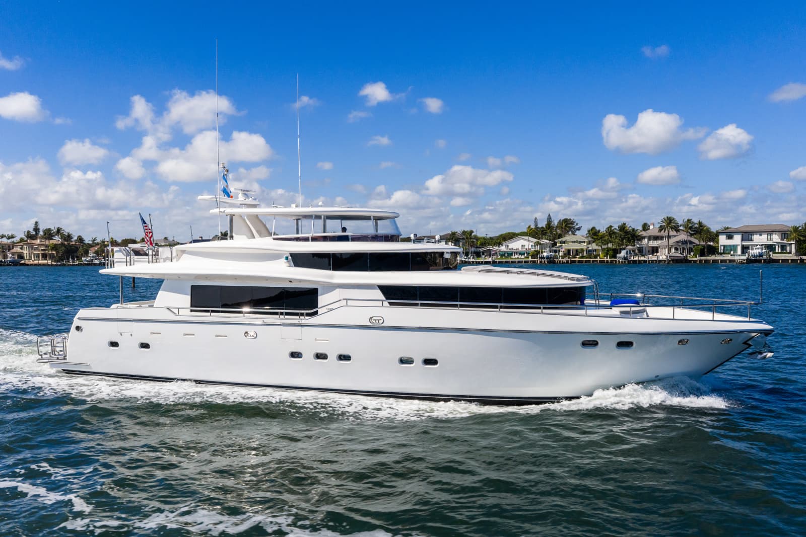 2005 Johnson 87' Motor Yacht - Photo 1