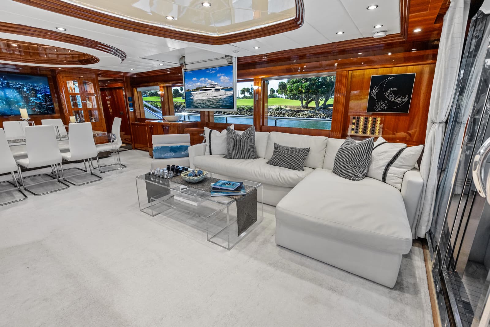 2005 Johnson 87' Motor Yacht - Photo 41