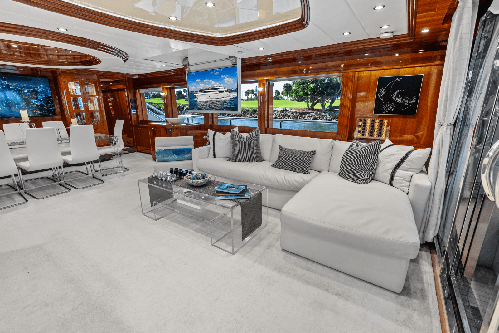 2005 Johnson 87' Motor Yacht - Photo 41