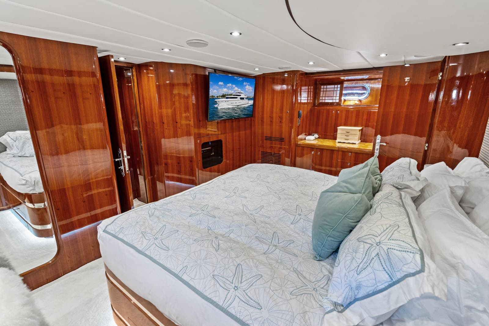 2005 Johnson 87' Motor Yacht - Photo 66