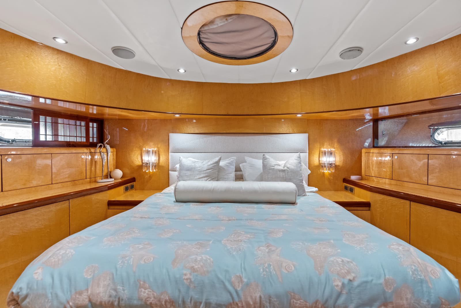 2005 Johnson 87' Motor Yacht - Photo 61