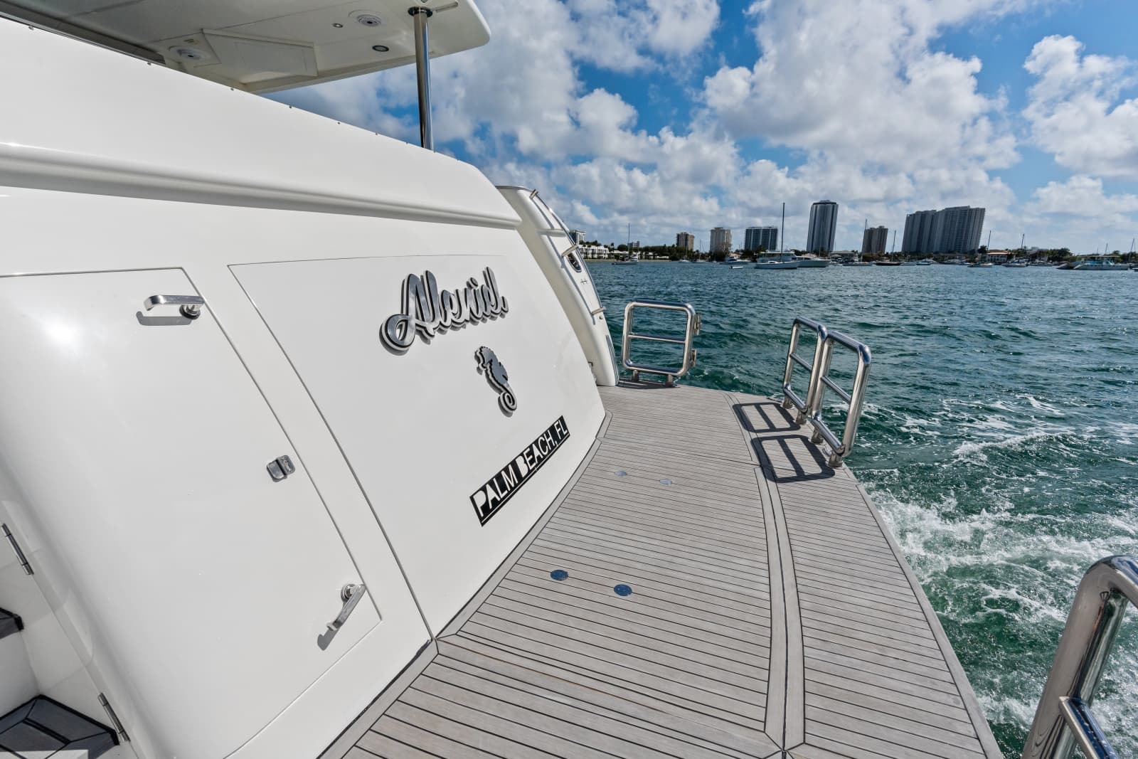 2005 Johnson 87' Motor Yacht - Photo 10