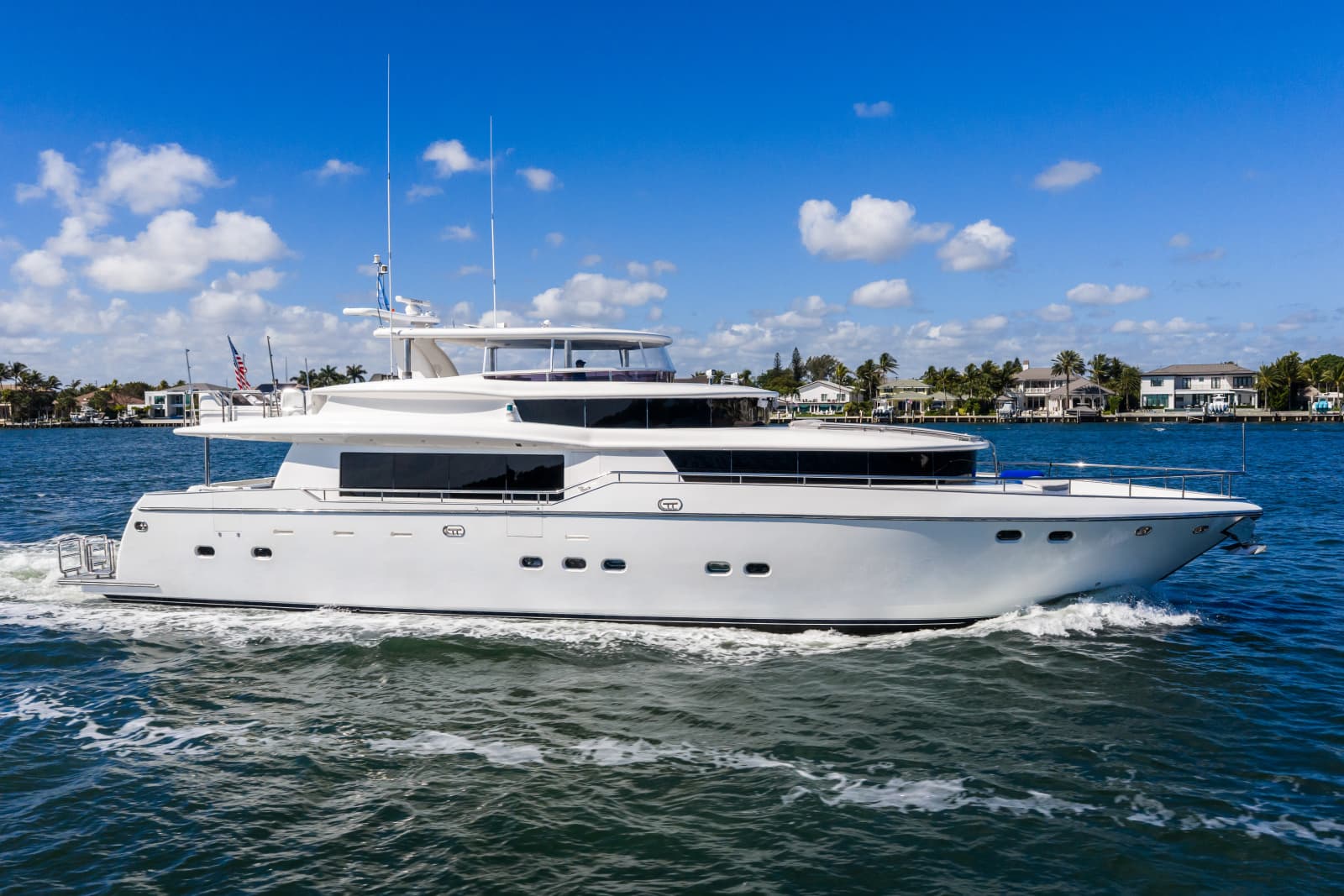 2005 Johnson 87' Motor Yacht - Photo 7