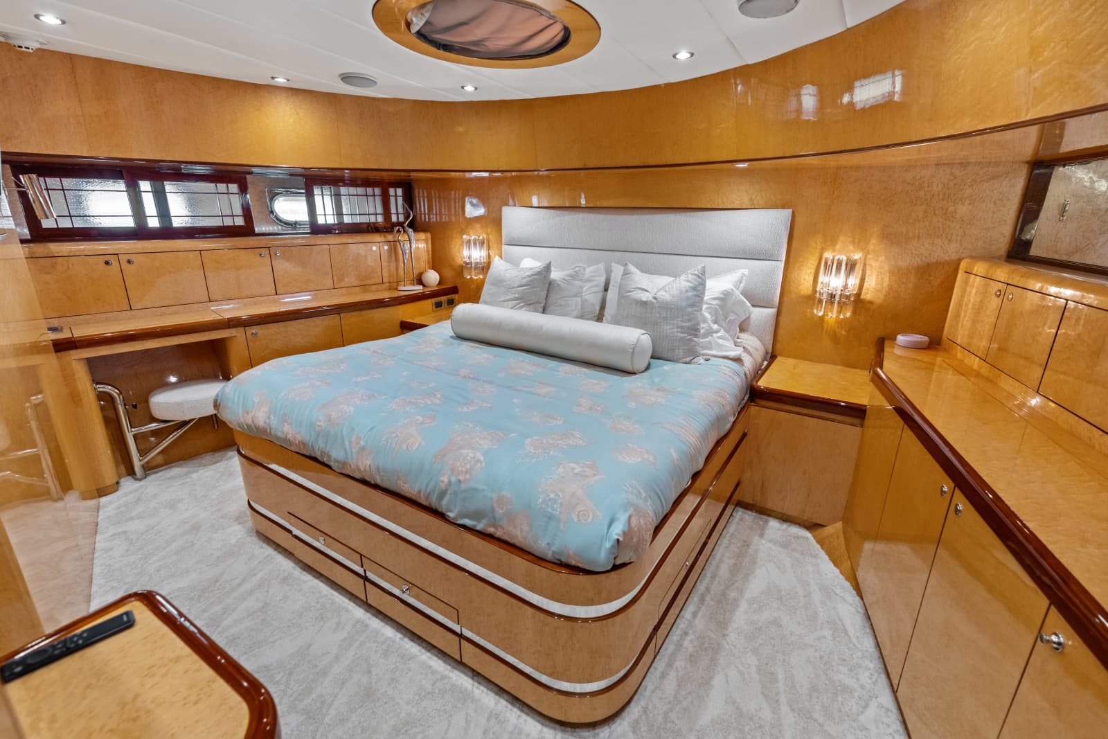 2005 Johnson 87' Motor Yacht - Photo 60