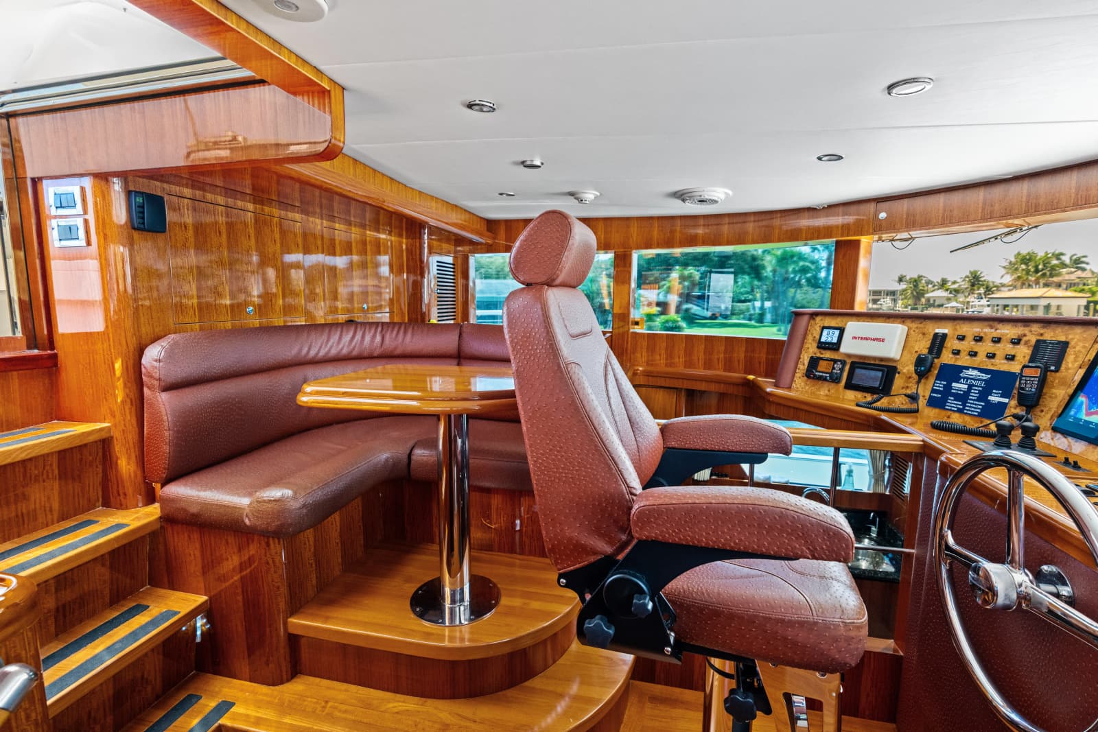 2005 Johnson 87' Motor Yacht - Photo 47