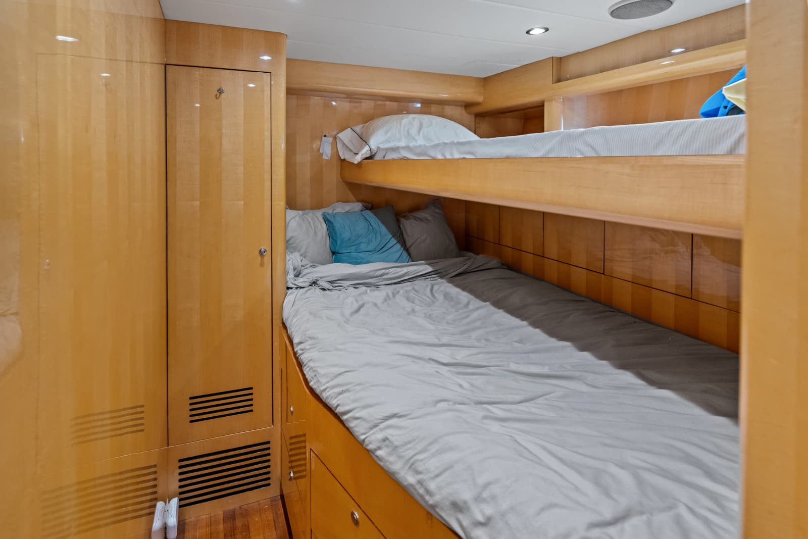 2005 Johnson 87' Motor Yacht - Photo 74