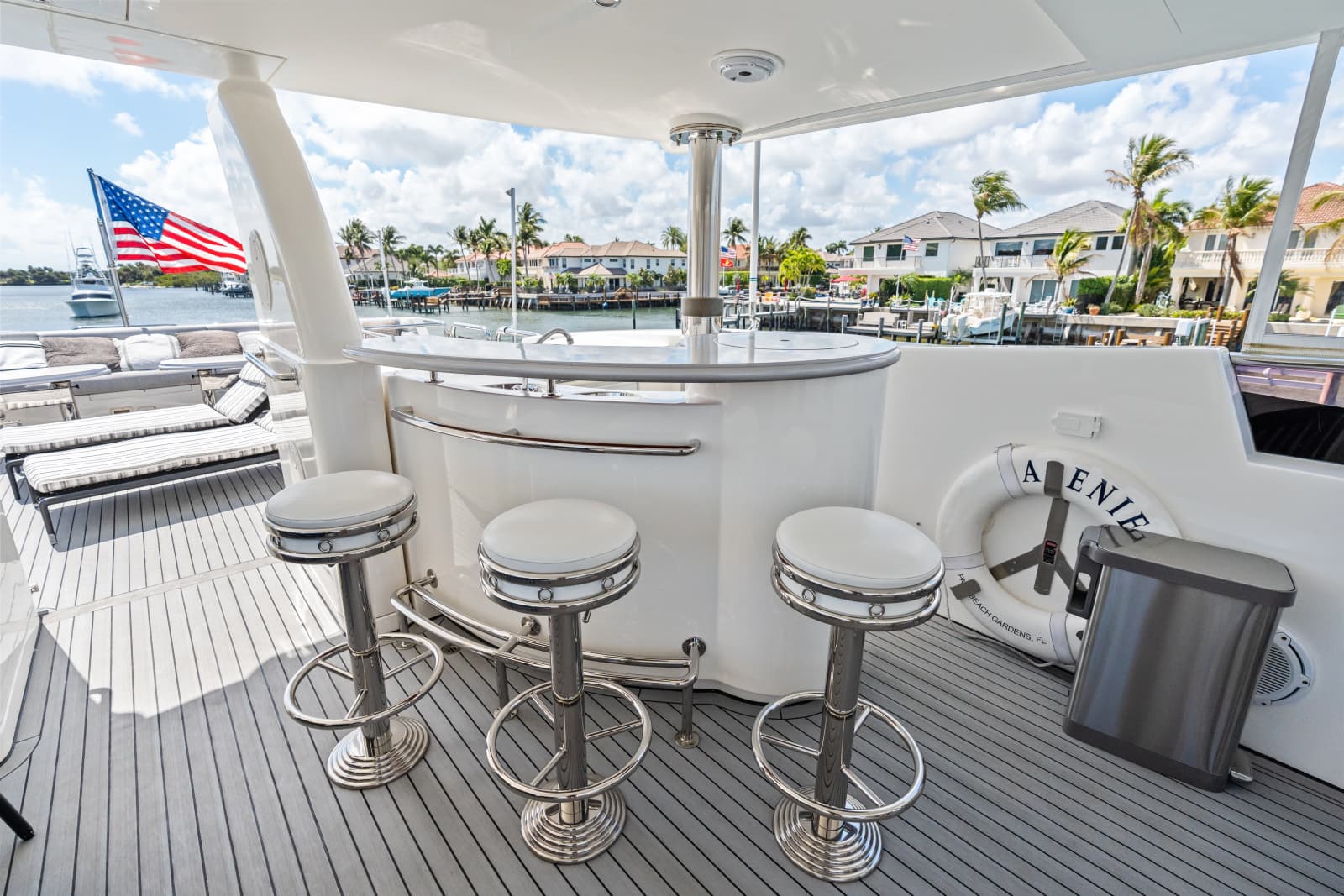 2005 Johnson 87' Motor Yacht - Photo 27