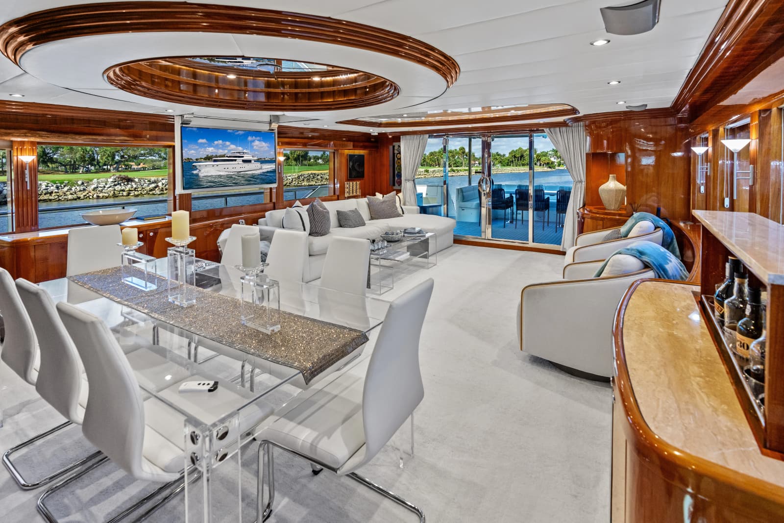2005 Johnson 87' Motor Yacht - Photo 44