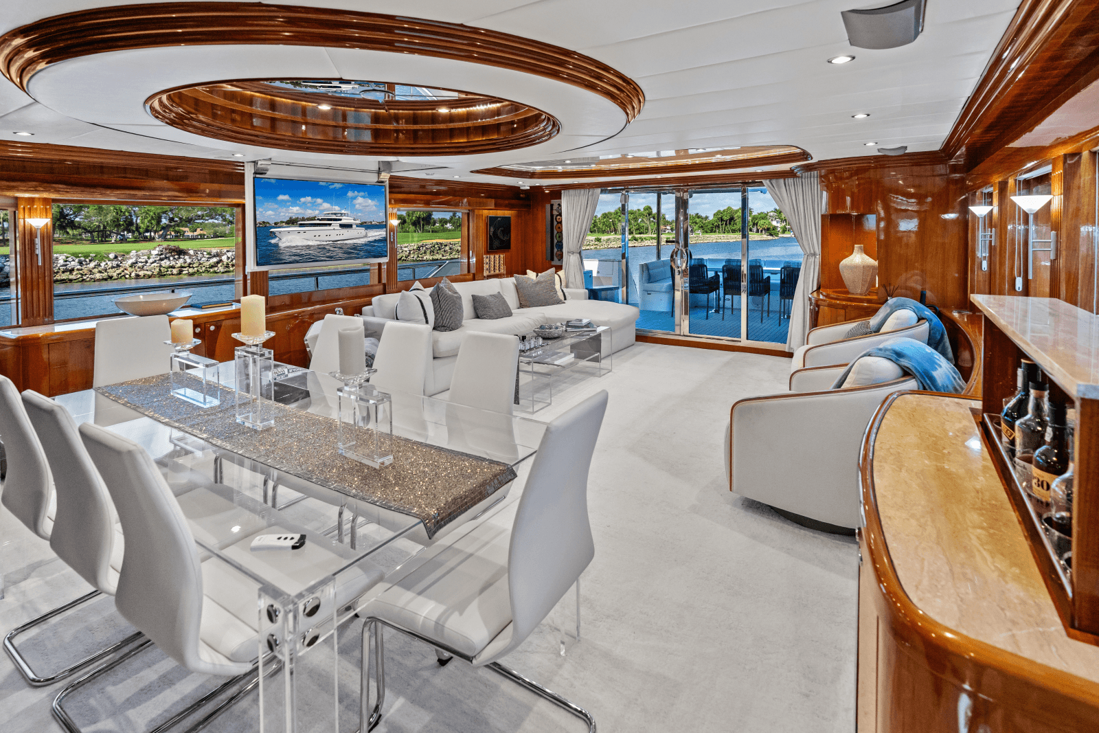 2005 Johnson 87' Motor Yacht - Photo 44