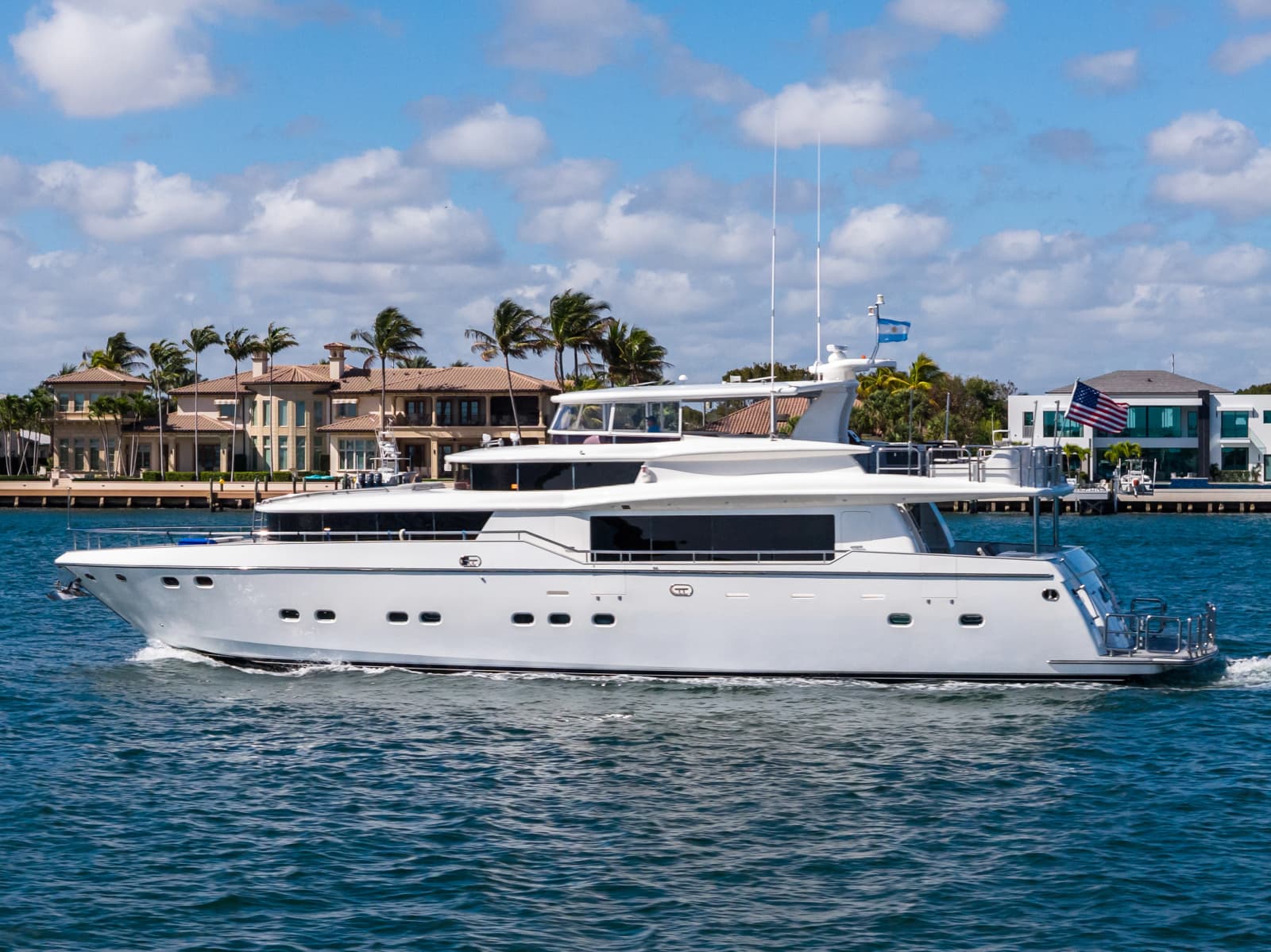 2005 Johnson 87' Motor Yacht - Photo 4