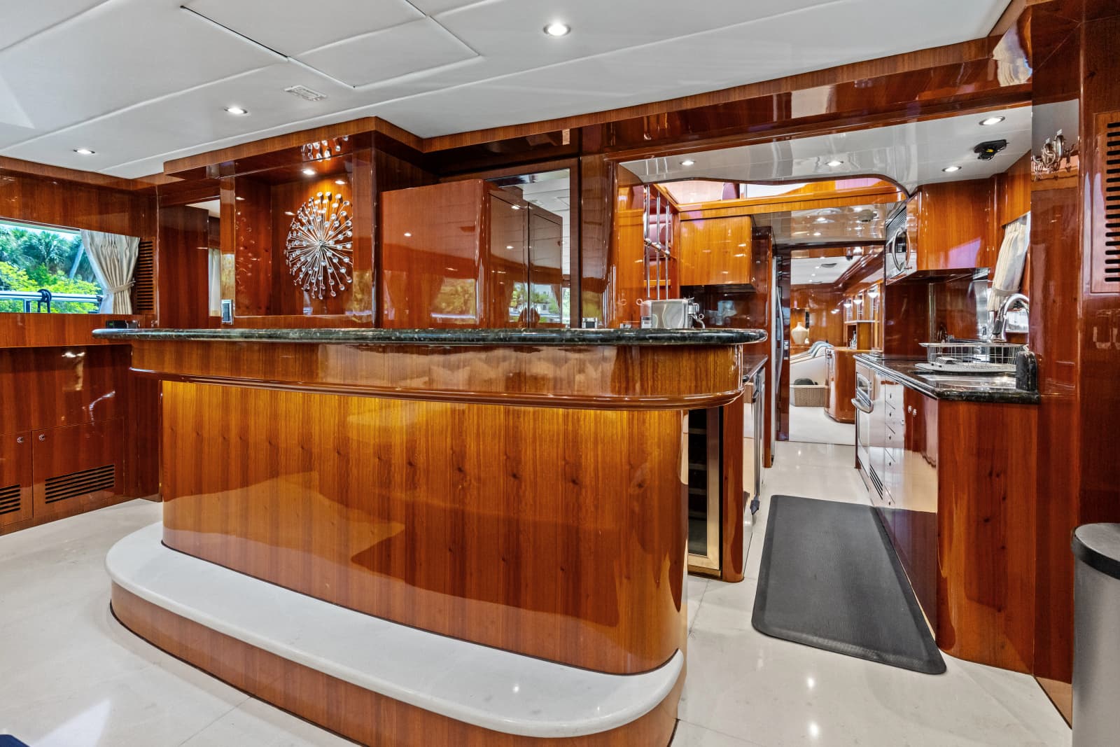 2005 Johnson 87' Motor Yacht - Photo 56