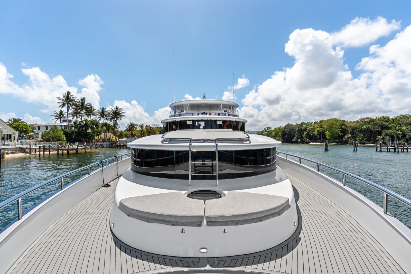 2005 Johnson 87' Motor Yacht - Photo 38