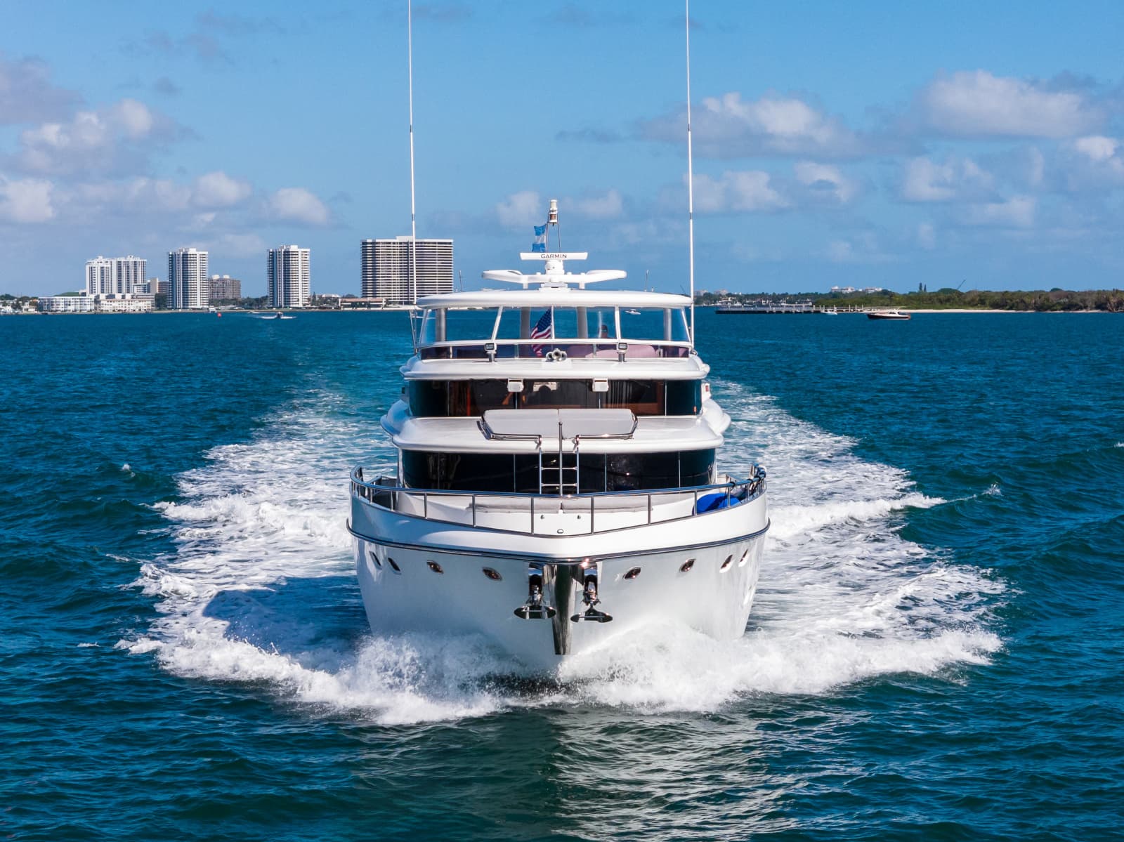 2005 Johnson 87' Motor Yacht - Photo 5
