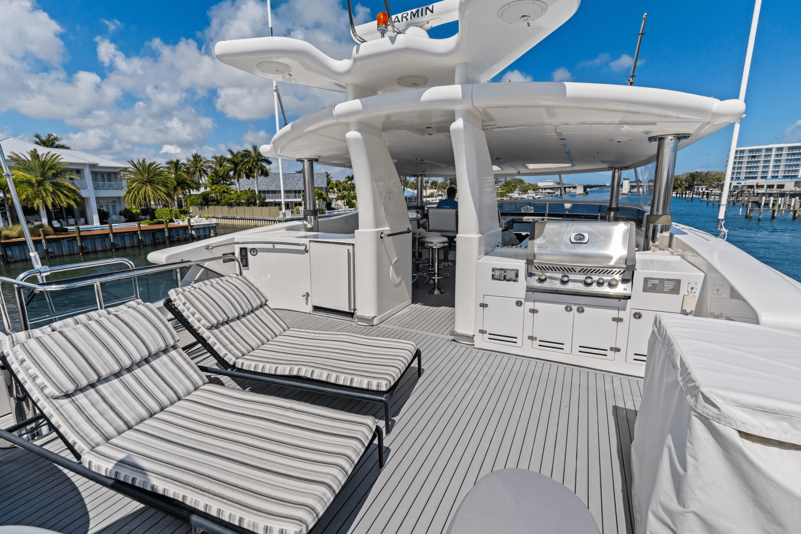 2005 Johnson 87' Motor Yacht - Photo 22