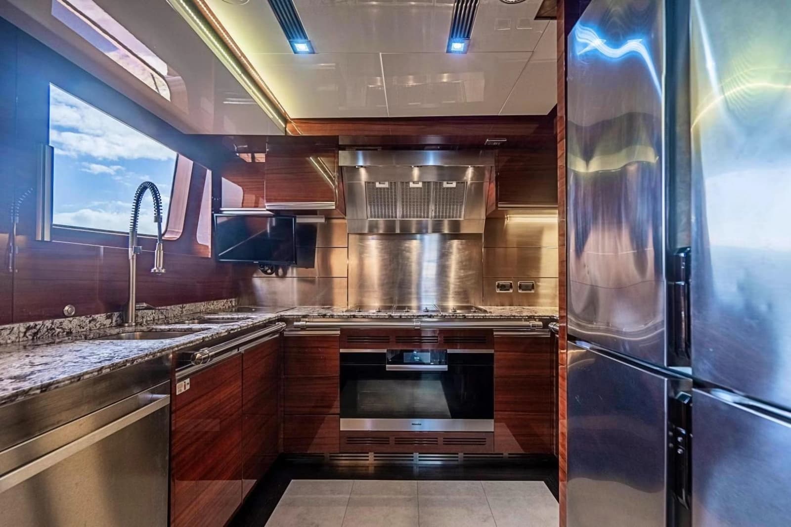 2011 Benetti Classic 121 - Photo 18