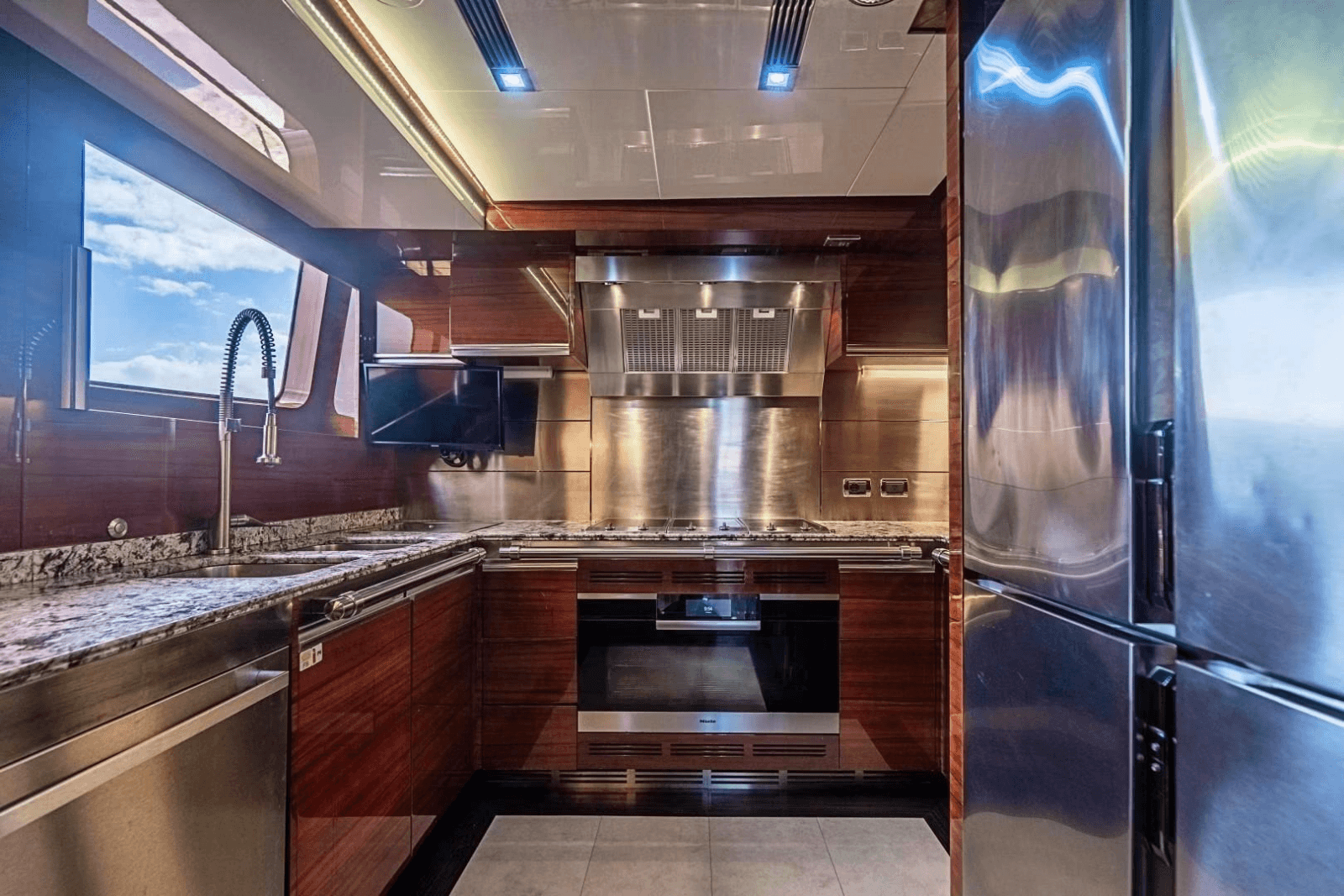 2011 Benetti Classic 121 - Photo 18