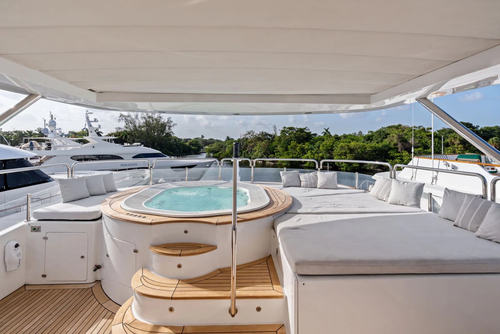 2011 Benetti Classic 121 - Photo 96
