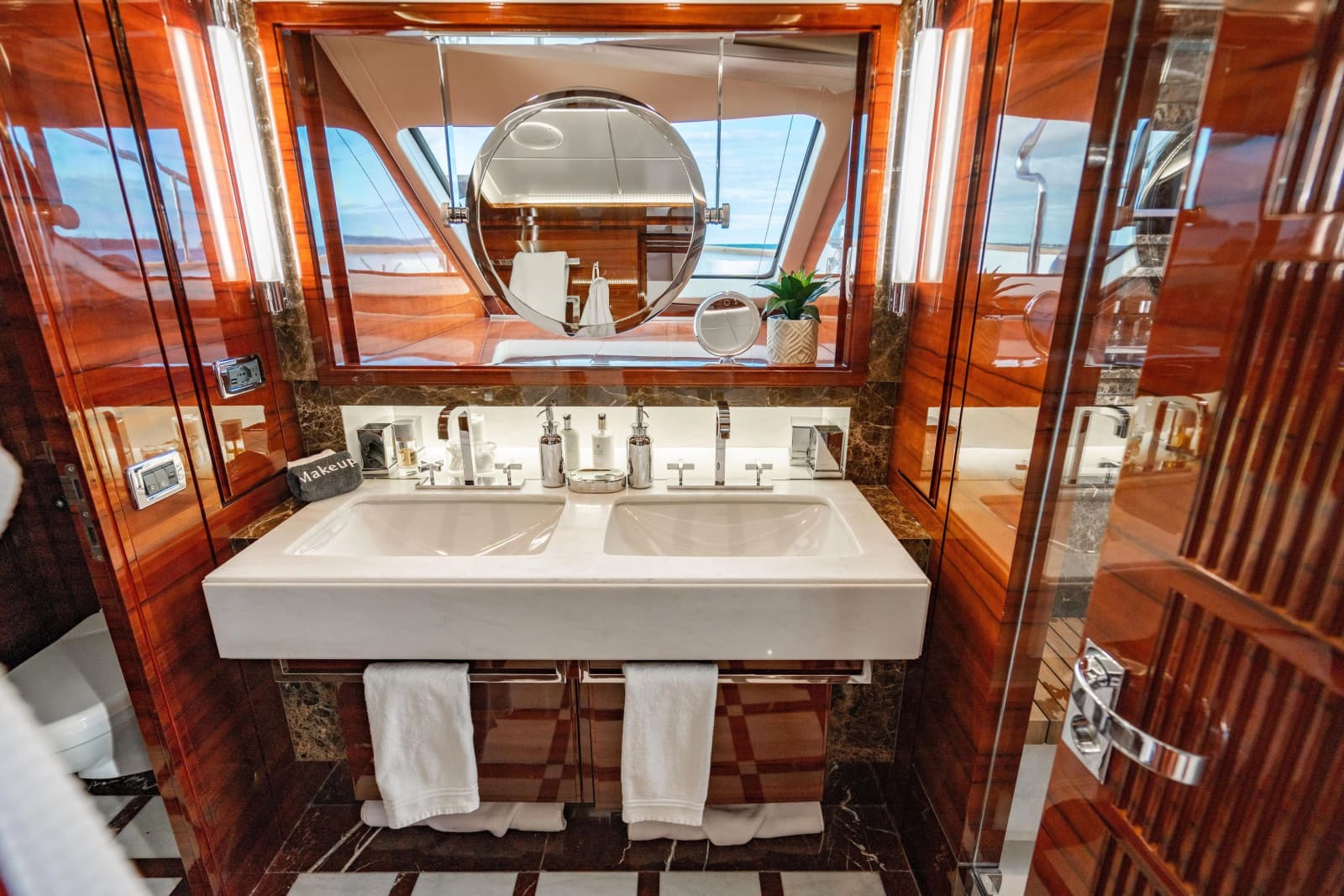 2011 Benetti Classic 121 - Photo 31