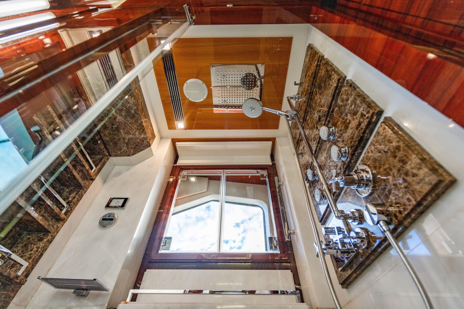 2011 Benetti Classic 121 - Photo 35