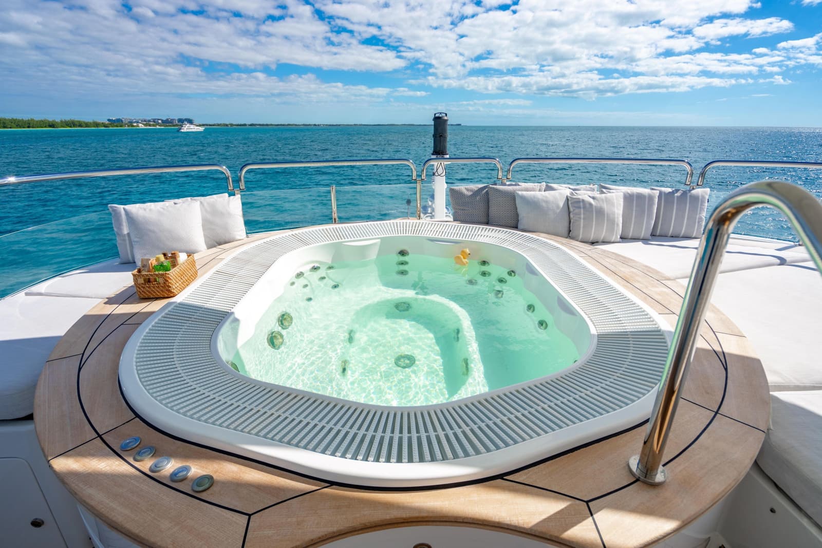 2011 Benetti Classic 121 - Photo 98