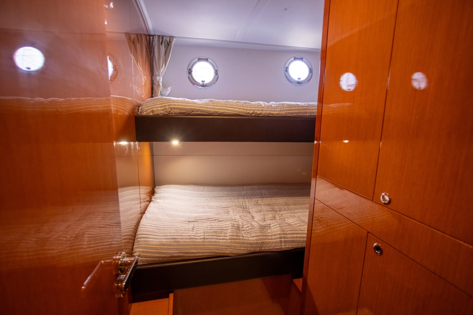 2017 Beneteau Swift Trawler 50 - Photo 34