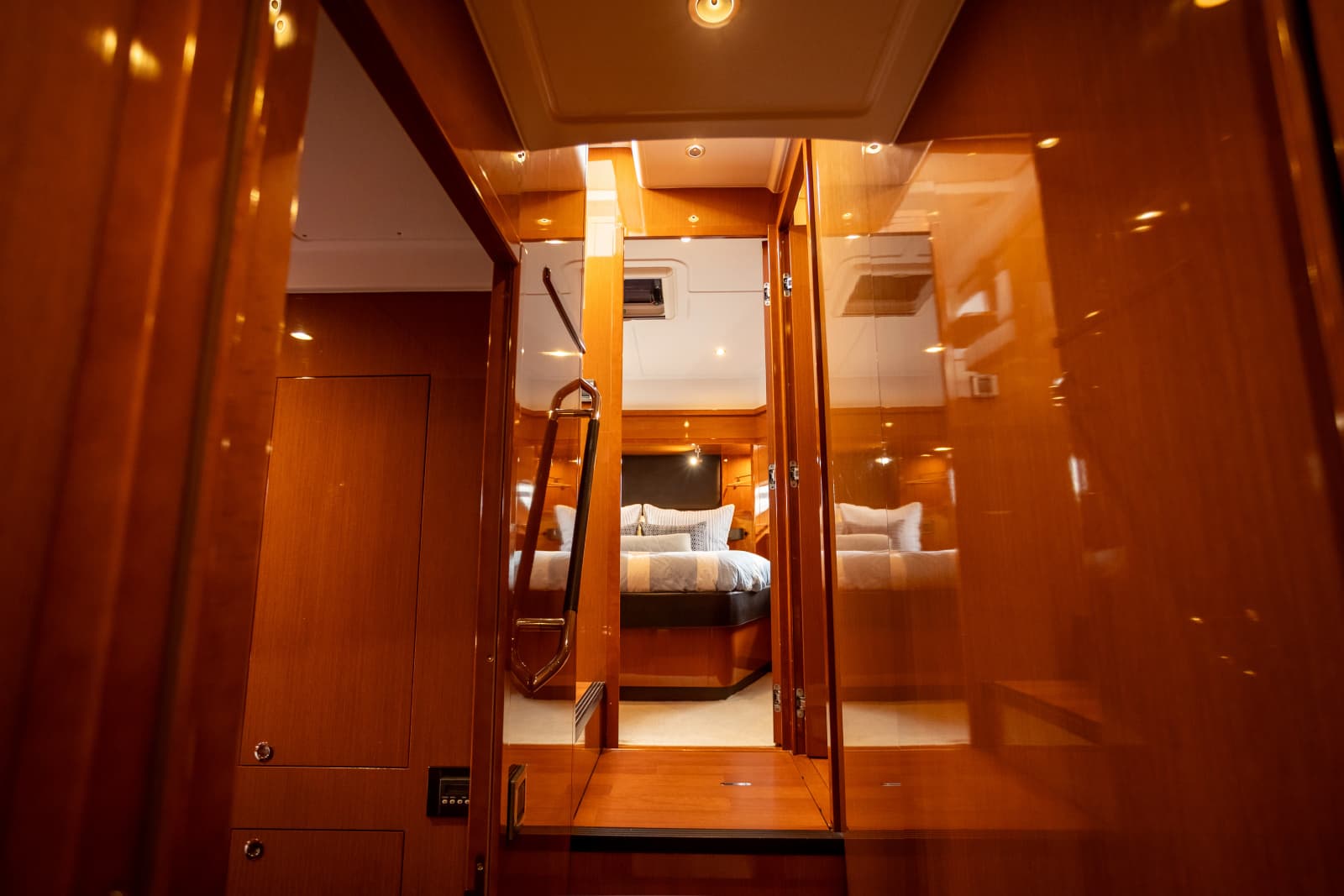 2017 Beneteau Swift Trawler 50 - Photo 33