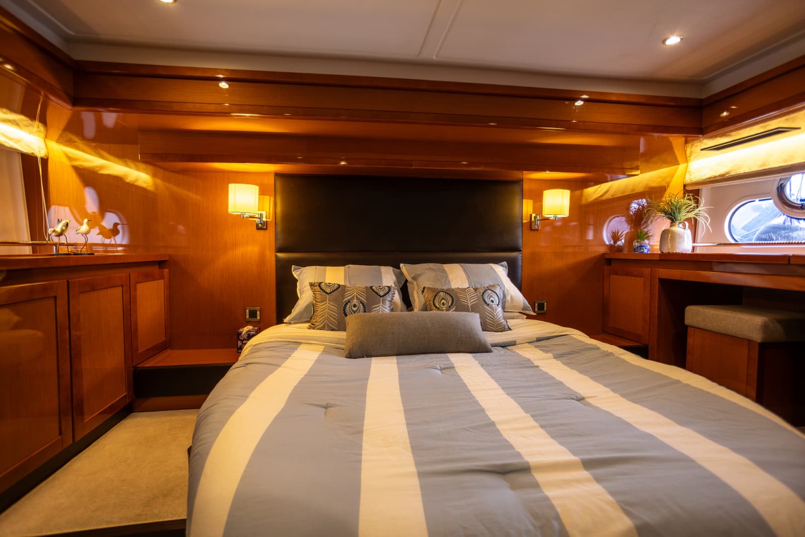 2017 Beneteau Swift Trawler 50 - Photo 37