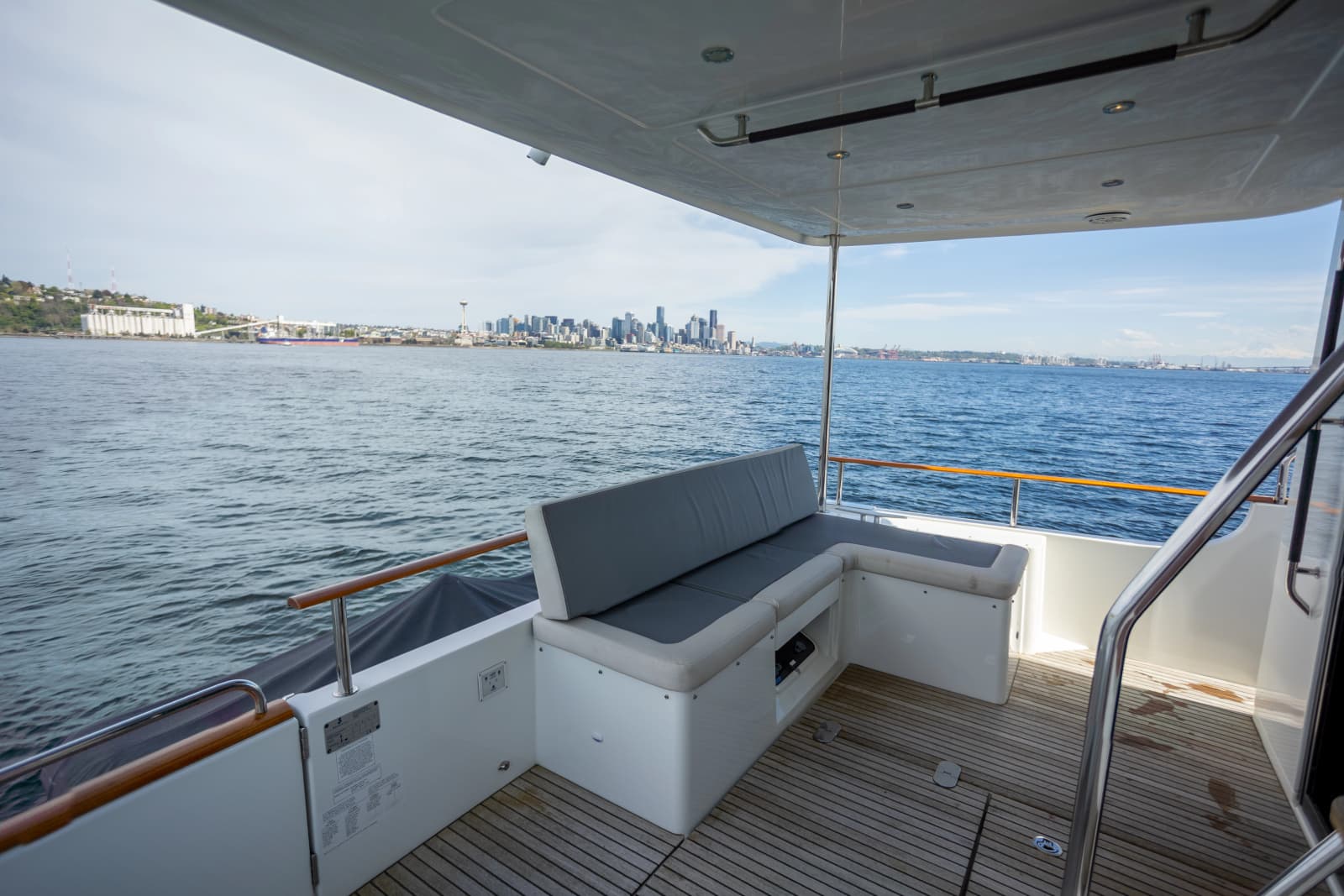 2017 Beneteau Swift Trawler 50 - Photo 8