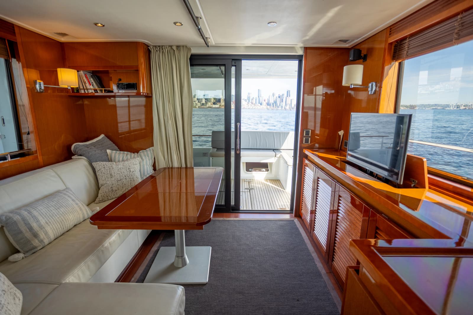 2017 Beneteau Swift Trawler 50 - Photo 19