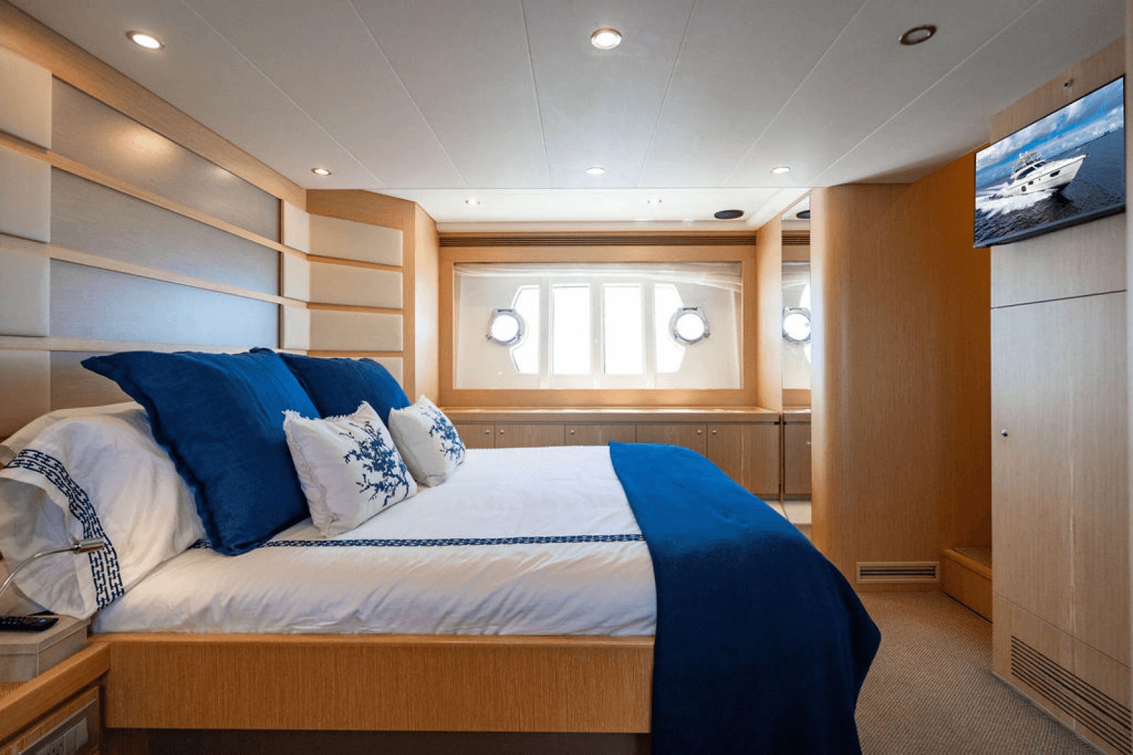 2012 Ferretti Yachts 62 FLY - Photo 42
