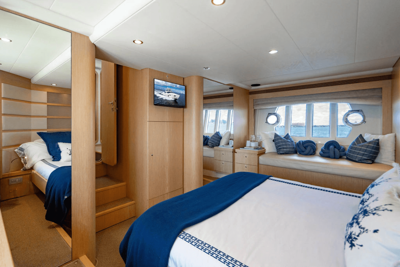 2012 Ferretti Yachts 62 FLY - Photo 41