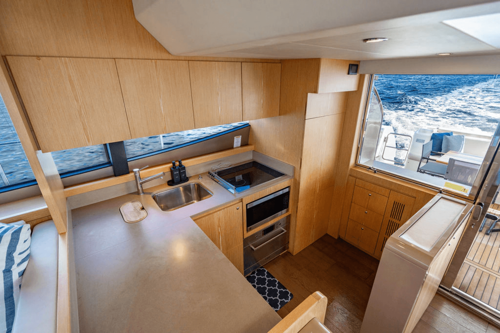 2012 Ferretti Yachts 62 FLY - Photo 17