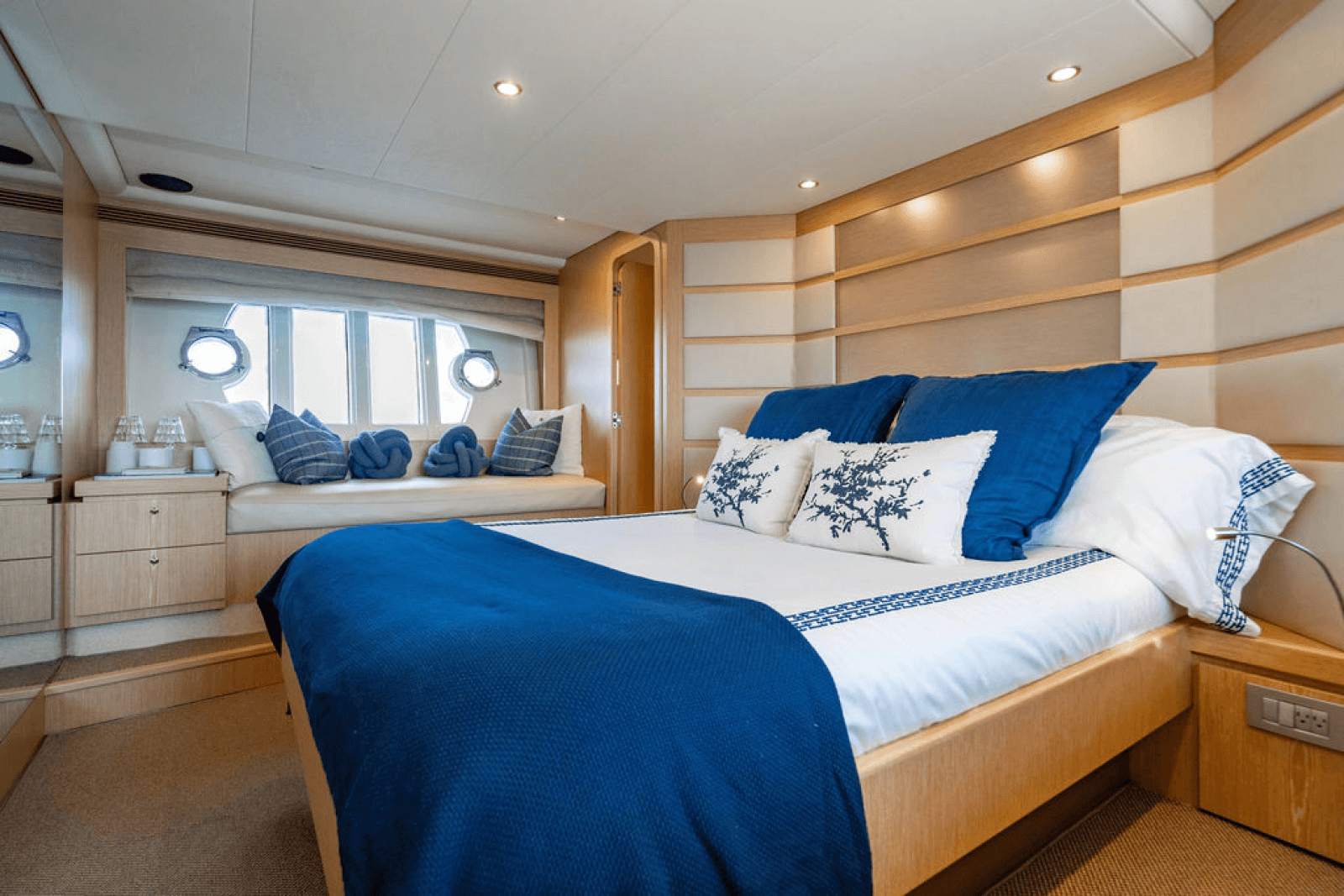 2012 Ferretti Yachts 62 FLY - Photo 10