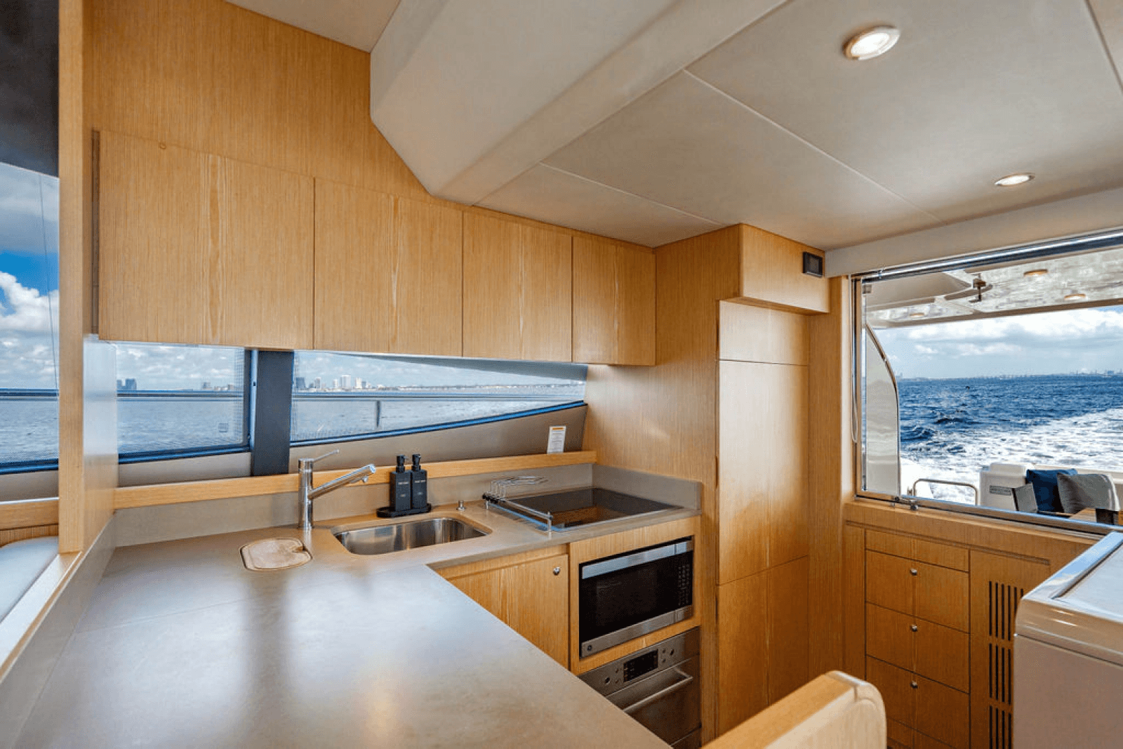 2012 Ferretti Yachts 62 FLY - Photo 20
