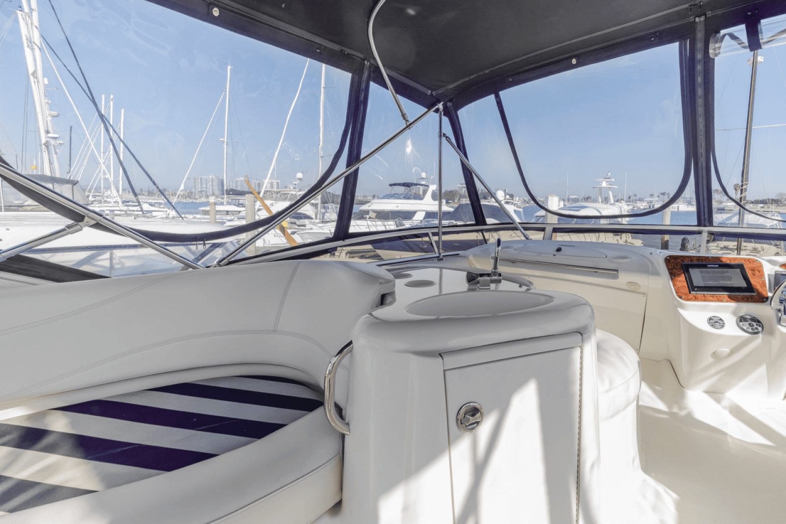 2008 Meridian 391 Sedan Bridge - Photo 29