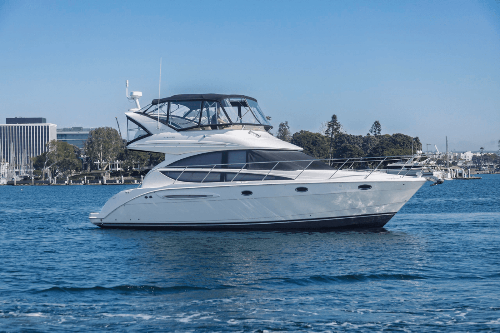 2008 Meridian 391 Sedan Bridge - Photo 10