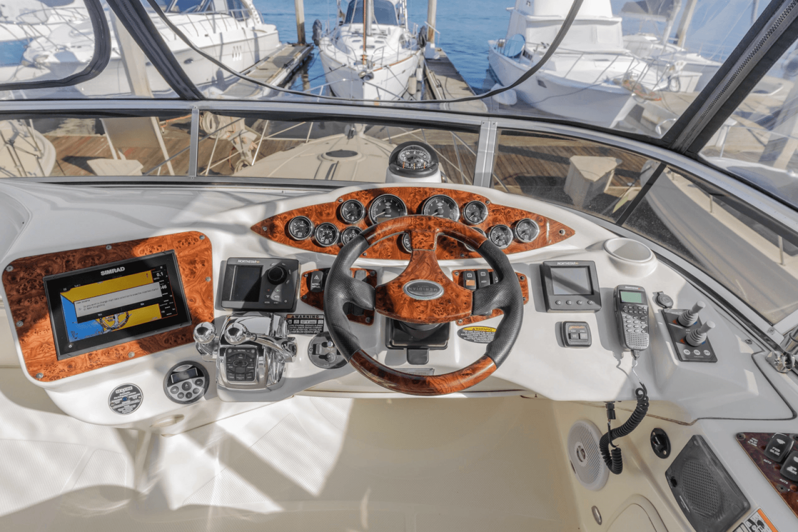 2008 Meridian 391 Sedan Bridge - Photo 23