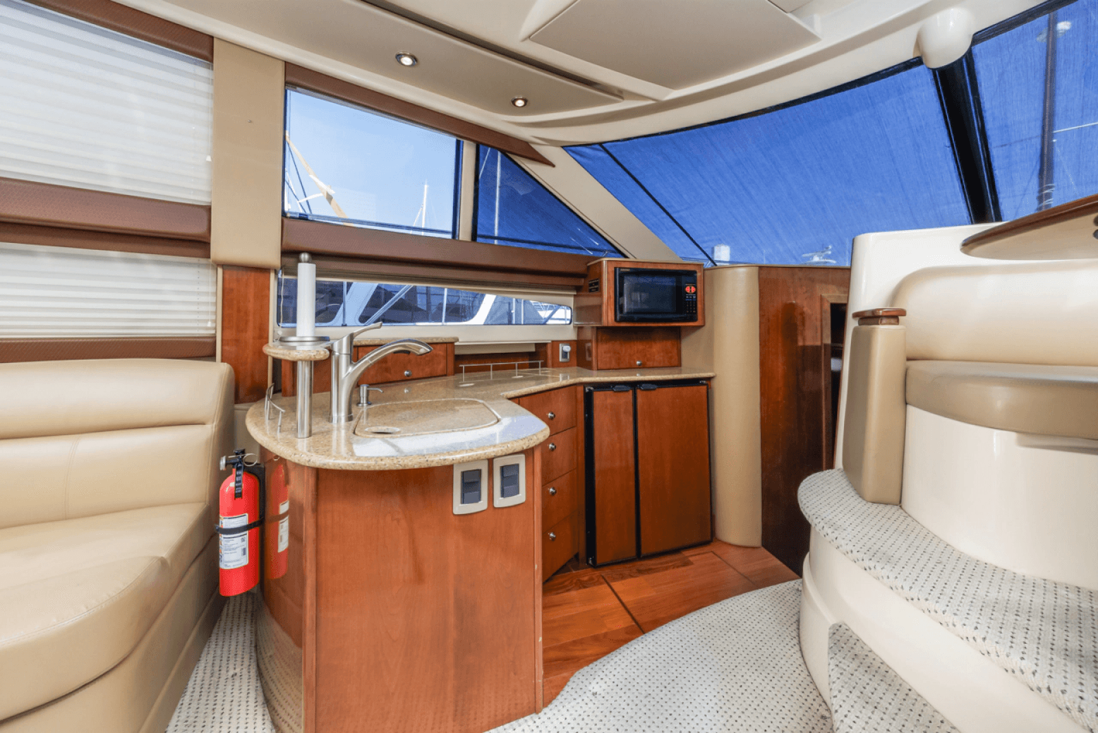 2008 Meridian 391 Sedan Bridge - Photo 34