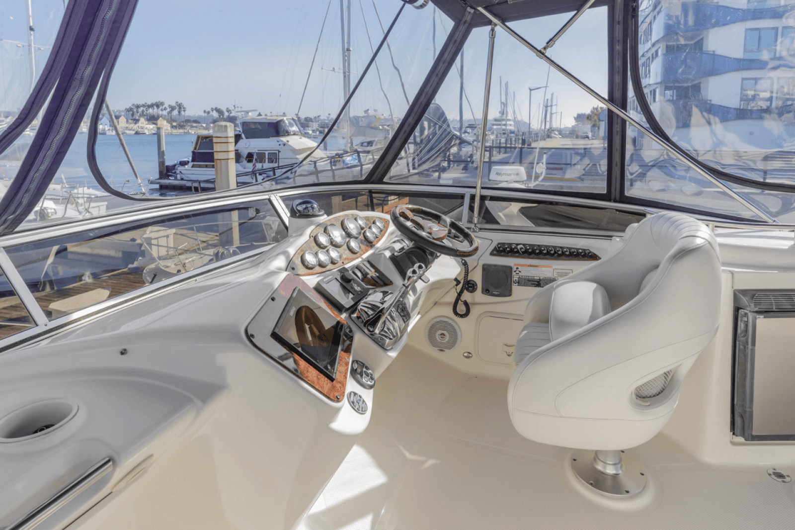 2008 Meridian 391 Sedan Bridge - Photo 22
