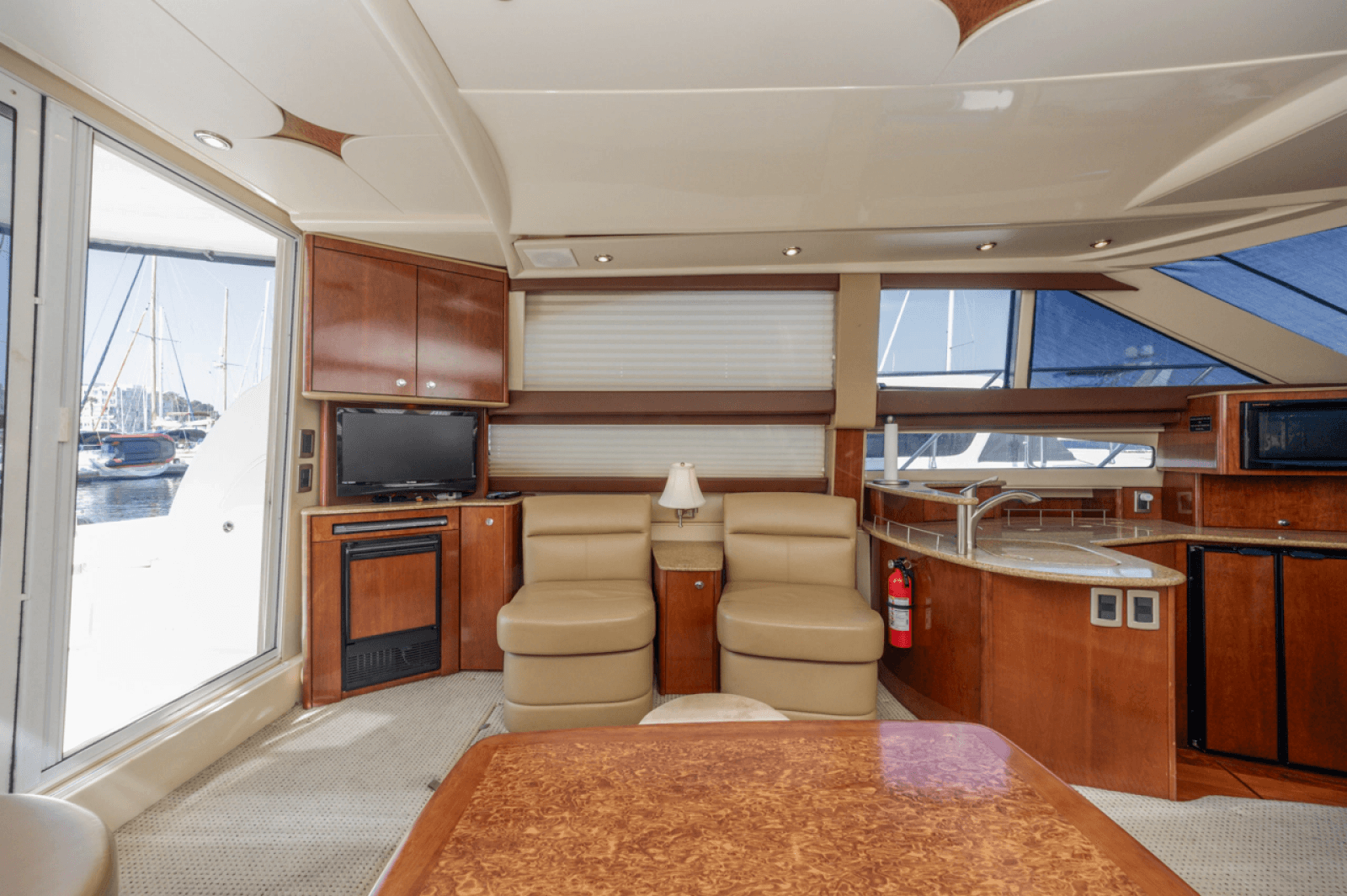 2008 Meridian 391 Sedan Bridge - Photo 47